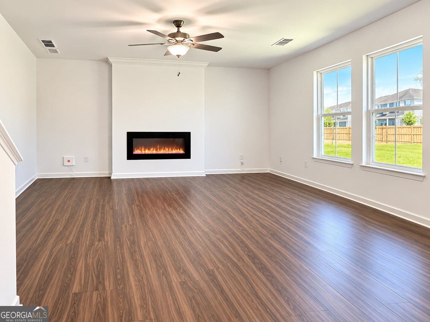 4 bedroom, 2.5 bathroom, 3,100 sq ft single family residence for sale at 533 Traminer Way, Braselton, GA 30517 — photo 4