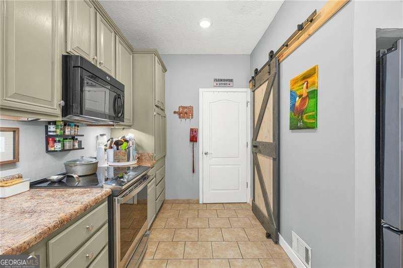 3 bedroom, 2.5 bathroom, 2,135 sq ft single family residence for sale at 560 Mccready Drive, Dallas, GA 30157 — photo 6