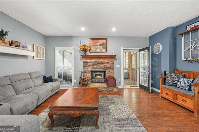 3 bedroom, 2.5 bathroom, 2,135 sq ft single family residence for sale at 560 Mccready Drive, Dallas, GA 30157 — photo 4