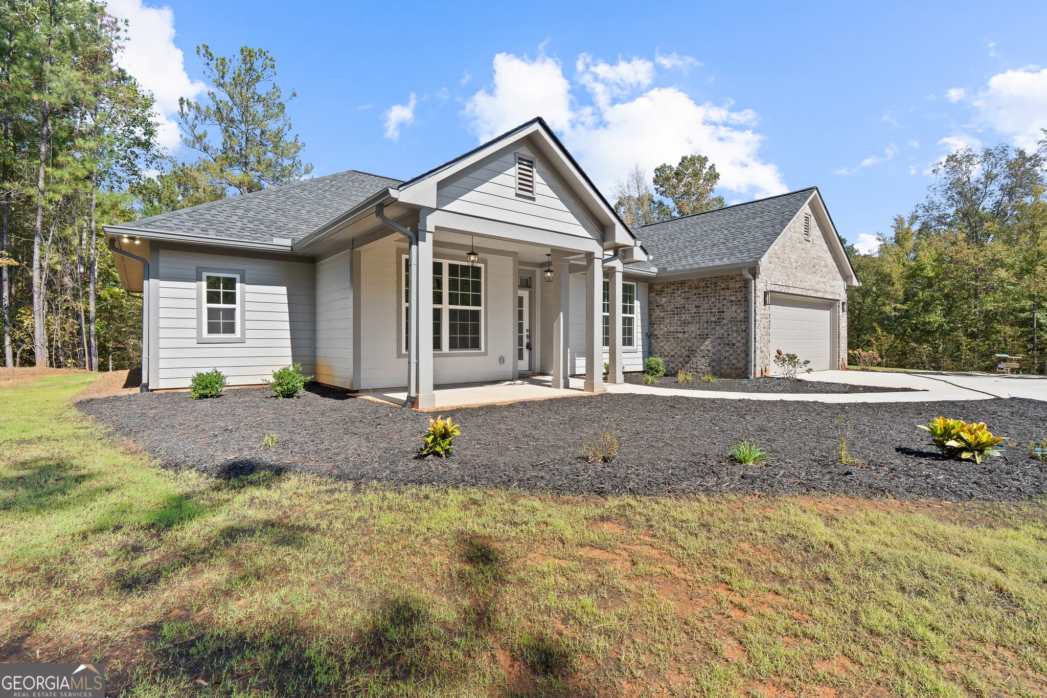 4 bedroom, 3 bathroom, 1,894 sq ft single family residence for sale at 4477 Rivercliff Way, Gray, GA 31032 — photo 2