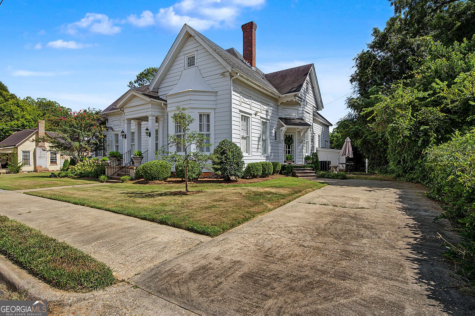 4 bedroom, 2.5 bathroom, 3,624 sq ft single family residence for sale at 433 Church Street, Dawson, GA 39842 — photo 3