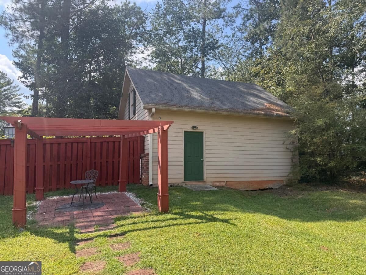 5 bedroom, 3 bathroom, 3,324 sq ft single family residence for sale at 290 Dix Lee On Drive, Fayetteville, GA 30214 — photo 9