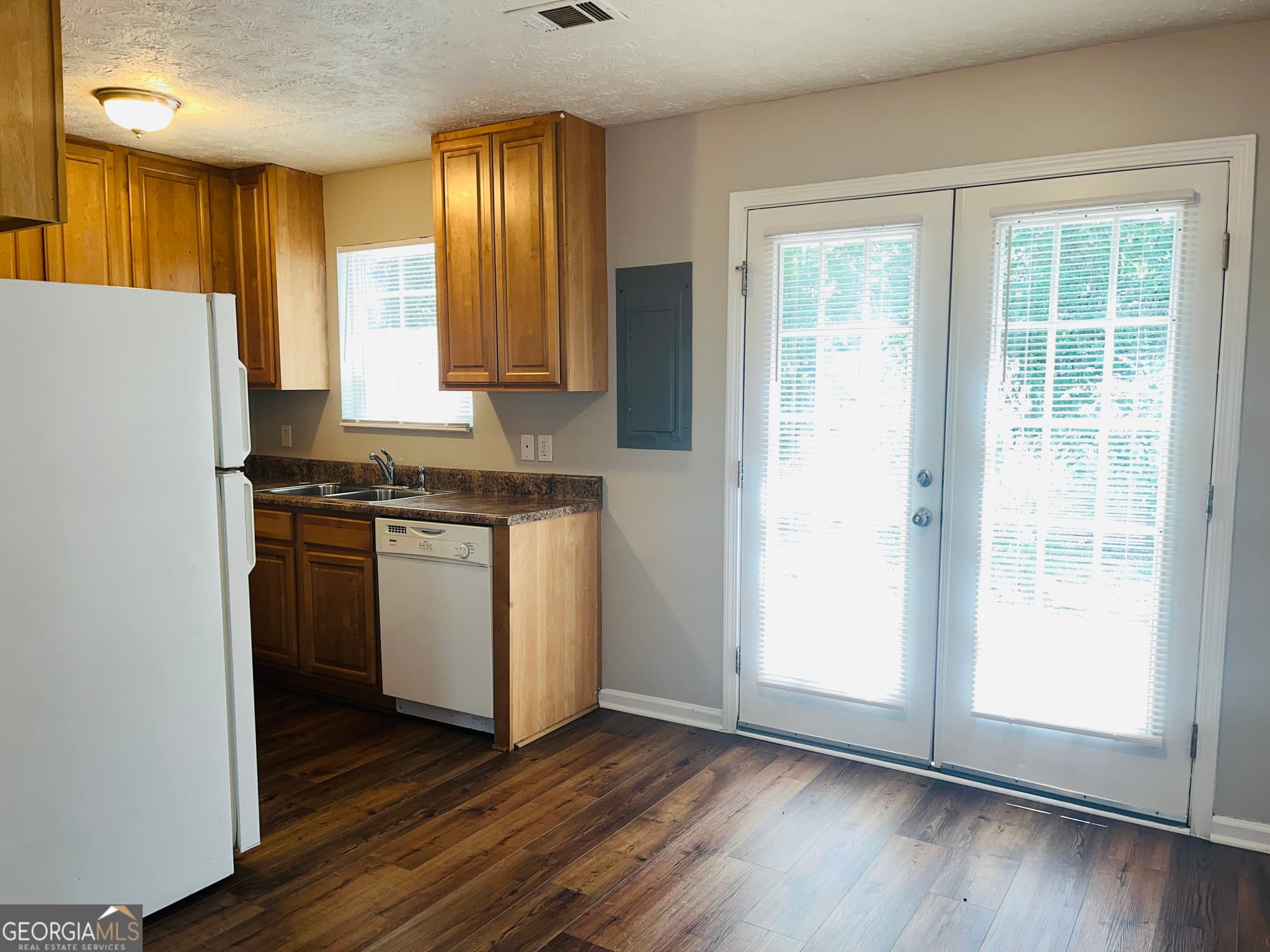 2 bedroom, 1.5 bathroom, 1,044 sq ft quadruplex for rent at 605 Wilburn Avenue J, Lagrange, GA 30240 for $1,025 a month — photo 6