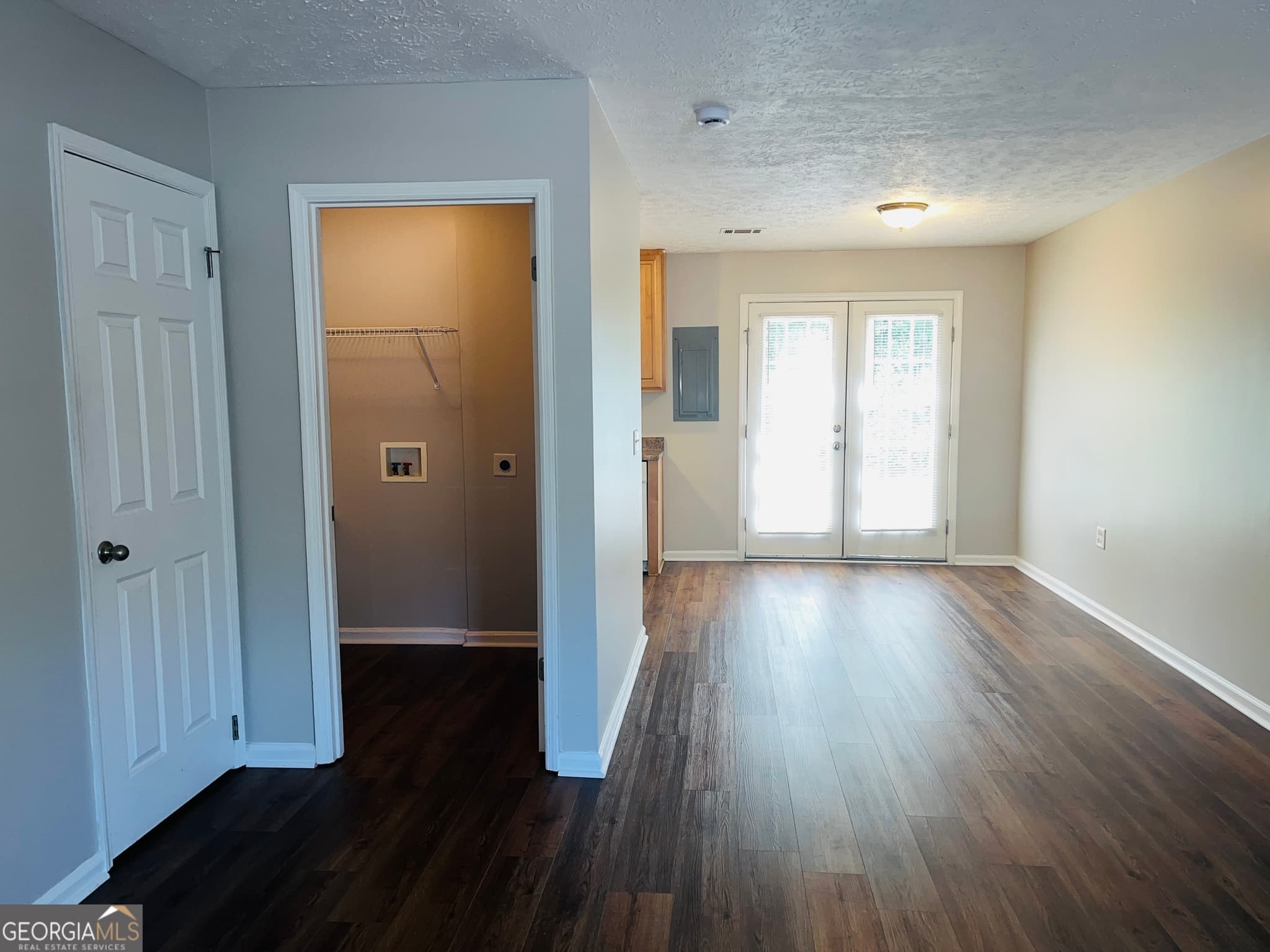 2 bedroom, 1.5 bathroom, 1,044 sq ft quadruplex for rent at 605 Wilburn Avenue J, Lagrange, GA 30240 for $1,025 a month — photo 3