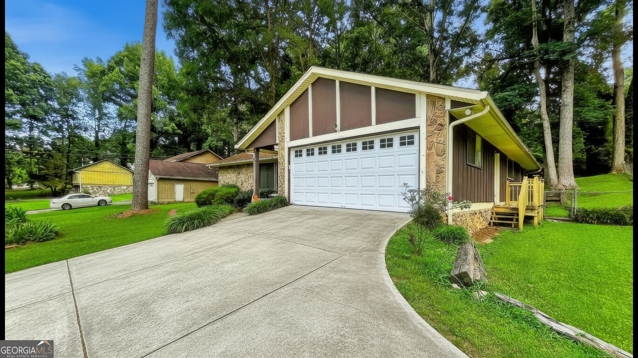 3 bedroom, 2 bathroom, 1,842 sq ft single family residence for sale at 6679 Judy Lane, Riverdale, GA 30296 — photo 2