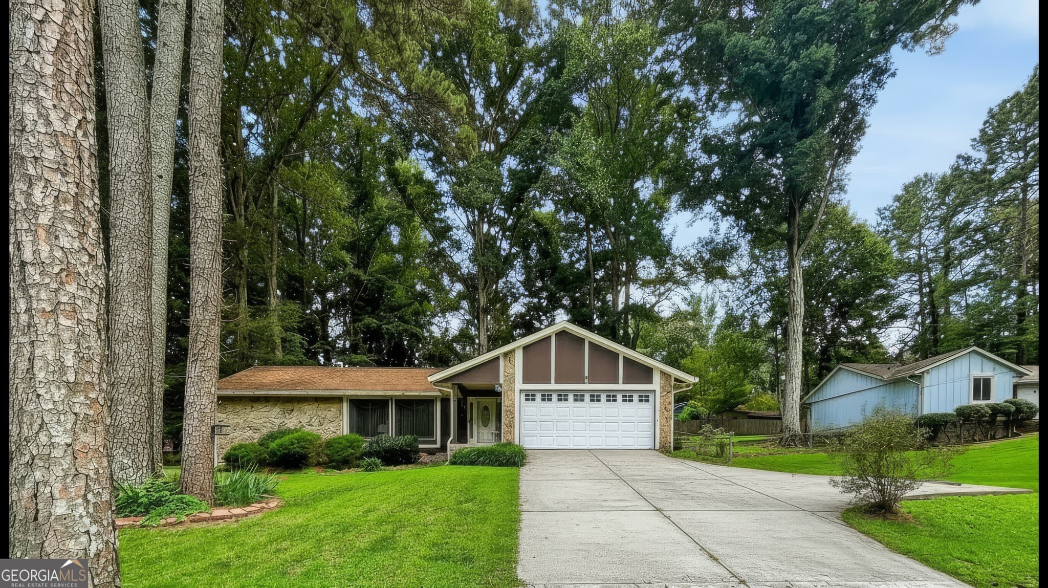 3 bedroom, 2 bathroom, 1,842 sq ft single family residence for sale at 6679 Judy Lane, Riverdale, GA 30296 — photo 3