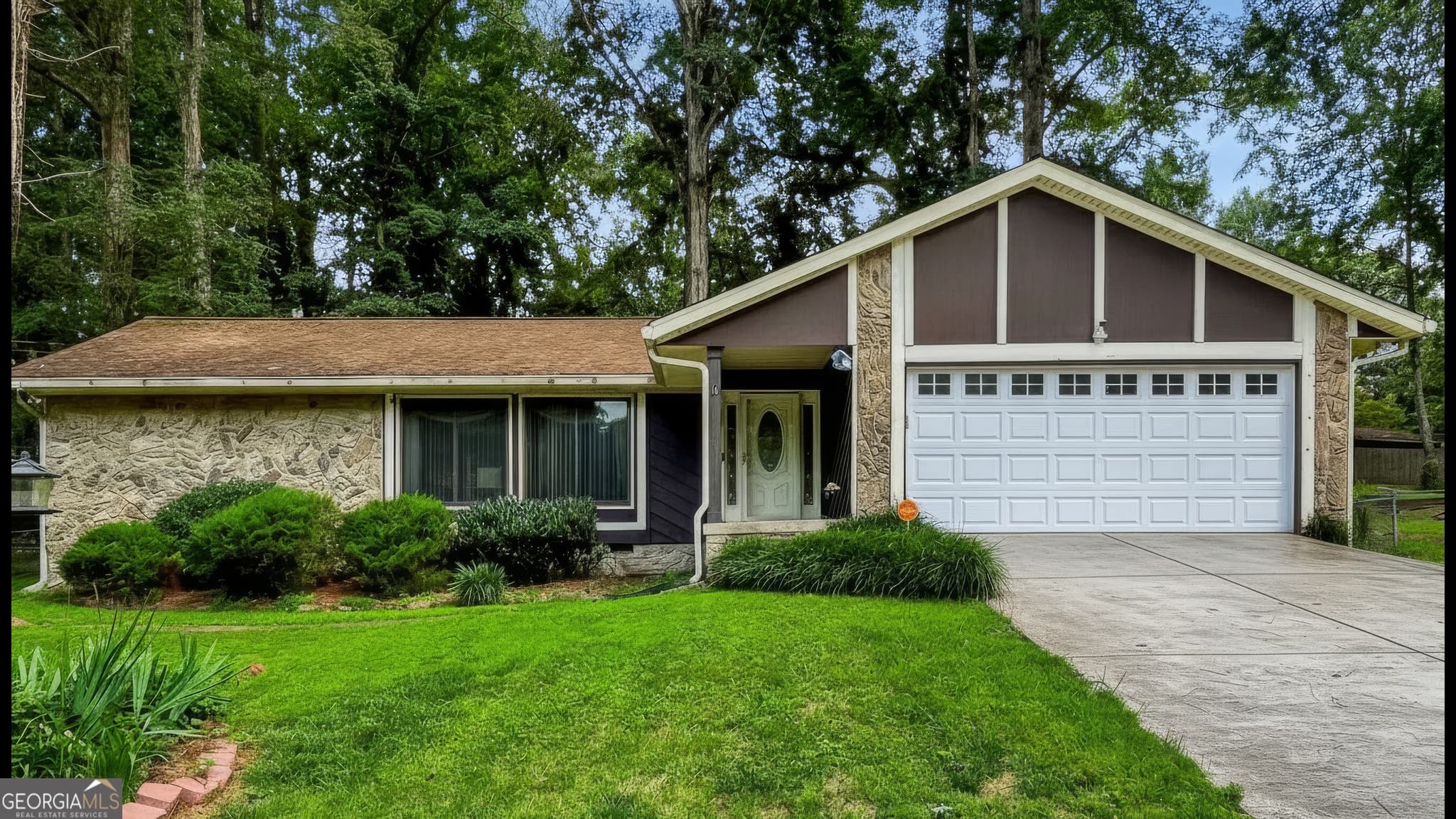 3 bedroom, 2 bathroom, 1,842 sq ft single family residence for sale at 6679 Judy Lane, Riverdale, GA 30296 — photo 1 of 38