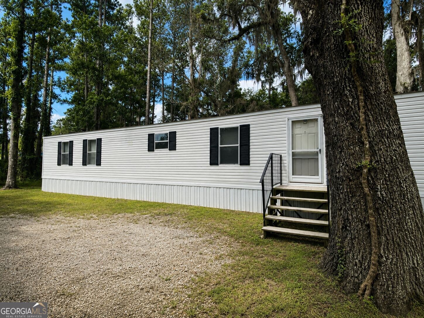 3 bedroom, 2 bathroom, 1,024 sq ft manufactured home,single family residence for rent at 7079 Us Highway 17, Woodbine, GA 31569 for $1,600 a month — photo 1 of 1