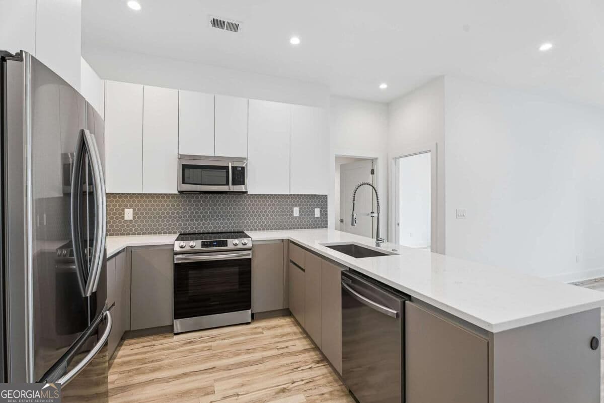 2 bedroom, 2 bathroom, 1,150 sq ft condominium for rent at 1155 Custer Avenue 202, Atlanta, GA 30316 for $2,000 a month — photo 3