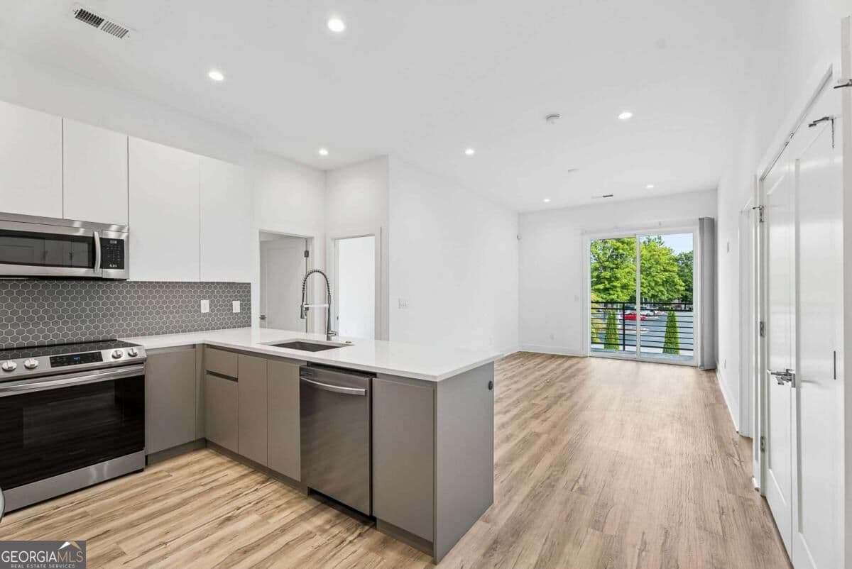 2 bedroom, 2 bathroom, 1,150 sq ft condominium for rent at 1155 Custer Avenue 202, Atlanta, GA 30316 for $2,000 a month — photo 1 of 36