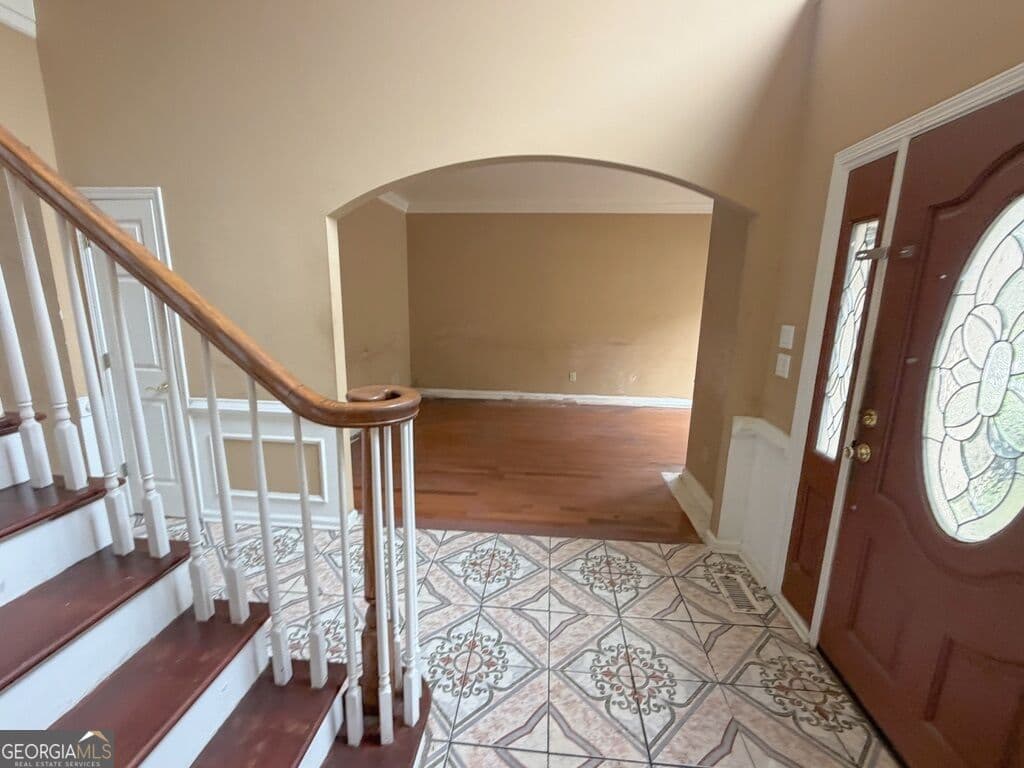 6 bedroom, 4.5 bathroom, 5,123 sq ft single family residence for sale at 6557 Norcliffe Drive, Stone Mountain, GA 30087 — photo 4