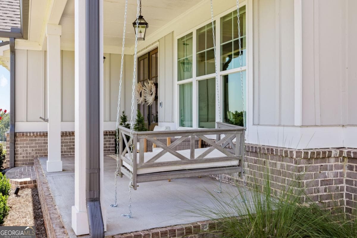 5 bedroom, 5.5 bathroom, 3,712 sq ft single family residence for sale at 815 N Hampton Way, Monroe, GA 30656 — photo 6