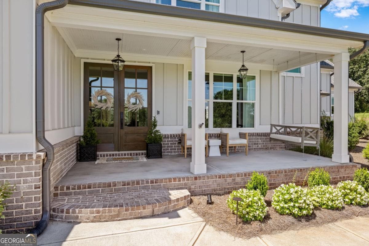 5 bedroom, 5.5 bathroom, 3,712 sq ft single family residence for sale at 815 N Hampton Way, Monroe, GA 30656 — photo 7