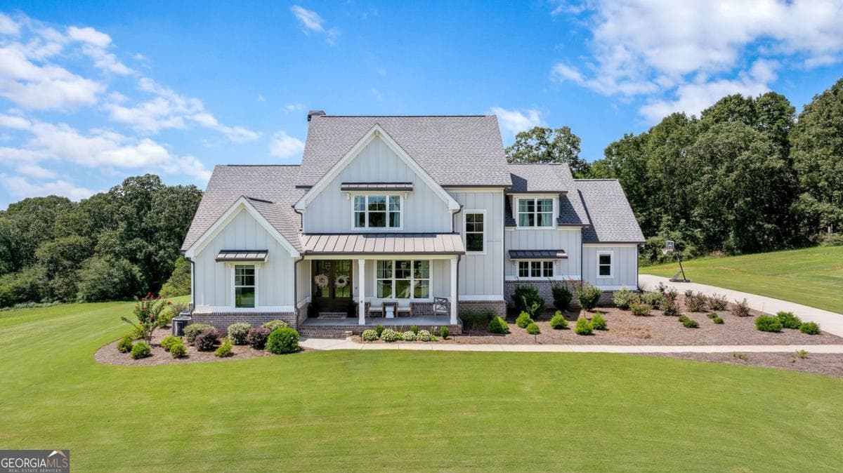 5 bedroom, 5.5 bathroom, 3,712 sq ft single family residence for sale at 815 N Hampton Way, Monroe, GA 30656