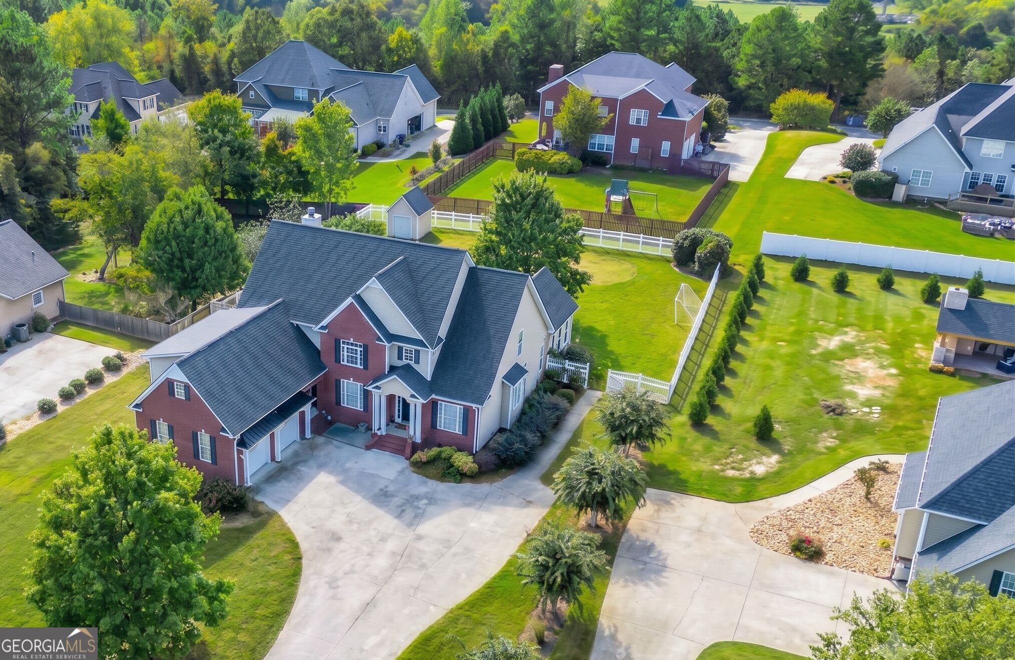 4 bedroom, 3.5 bathroom, 4,213 sq ft single family residence for sale at 504 Ridge Pointe Lane, Cohutta, GA 30710 — photo 4