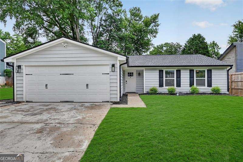 3 bedroom, 2 bathroom, 1,423 sq ft single family residence sold at 10375 Worthington Hills Manor, Roswell, GA 30076