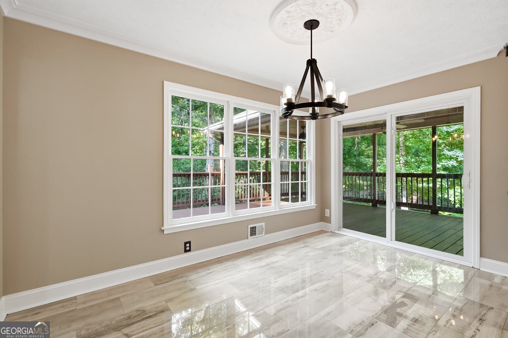6 bedroom, 4.5 bathroom single family residence for sale at 2915 Capot Court, Snellville, GA 30039 — photo 6