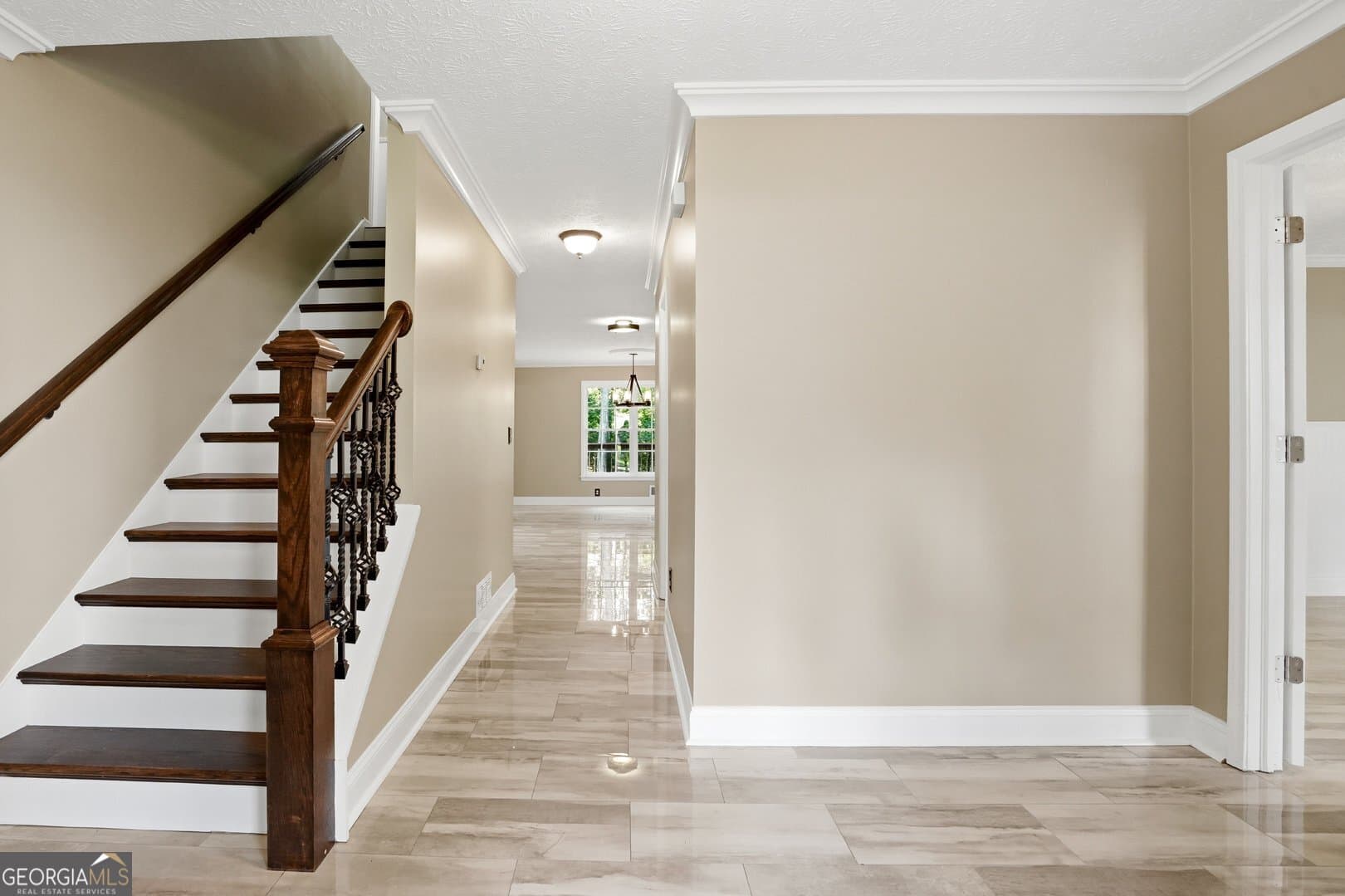6 bedroom, 4.5 bathroom single family residence for sale at 2915 Capot Court, Snellville, GA 30039 — photo 3