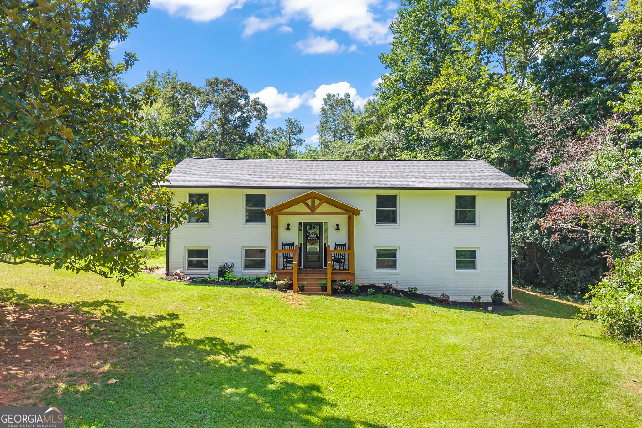 5 bedroom, 3 bathroom, 2,688 sq ft single family residence for sale at 55 Emory Drive, Hartwell, GA 30643 — photo 2