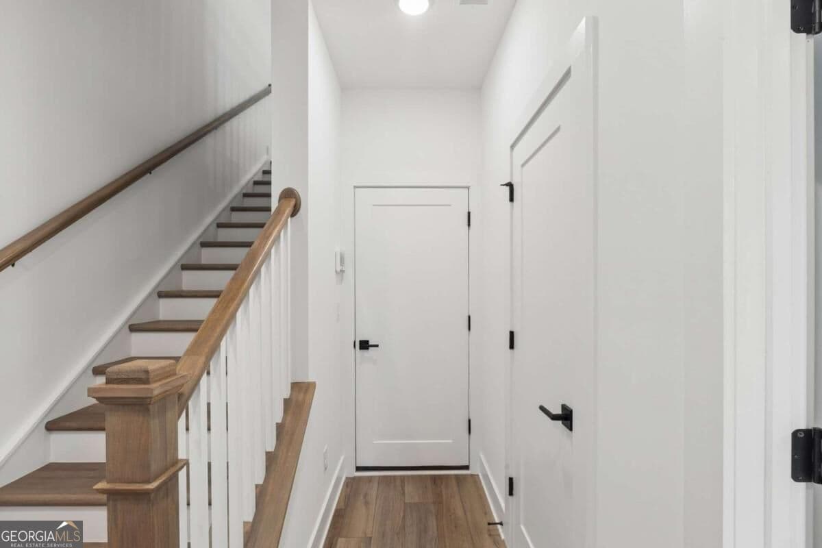 4 bedroom, 3.5 bathroom, 1,919 sq ft single family residence for sale at 646 Memphis Drive, Scottdale, GA 30079 — photo 7