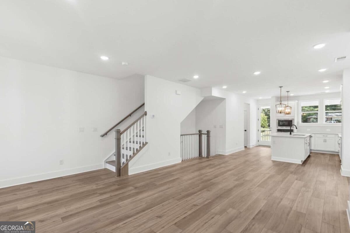 4 bedroom, 3.5 bathroom, 1,919 sq ft single family residence for sale at 646 Memphis Drive, Scottdale, GA 30079 — photo 9