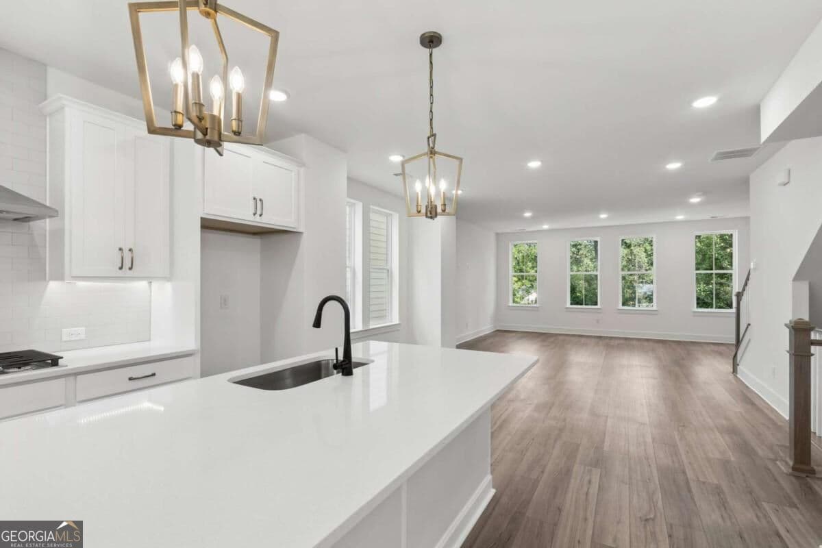 4 bedroom, 3.5 bathroom, 1,919 sq ft single family residence for sale at 646 Memphis Drive, Scottdale, GA 30079 — photo 8