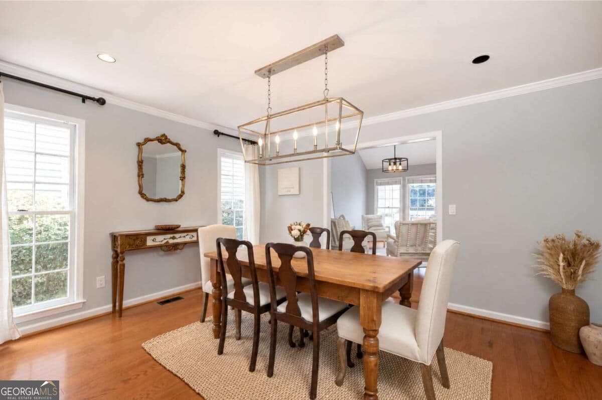 3 bedroom, 2.5 bathroom, 2,323 sq ft single family residence for sale at 1095 Dunbarton Trace, Atlanta, GA 30319 — photo 9