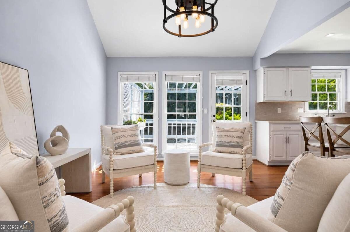 3 bedroom, 2.5 bathroom, 2,323 sq ft single family residence for sale at 1095 Dunbarton Trace, Atlanta, GA 30319 — photo 10