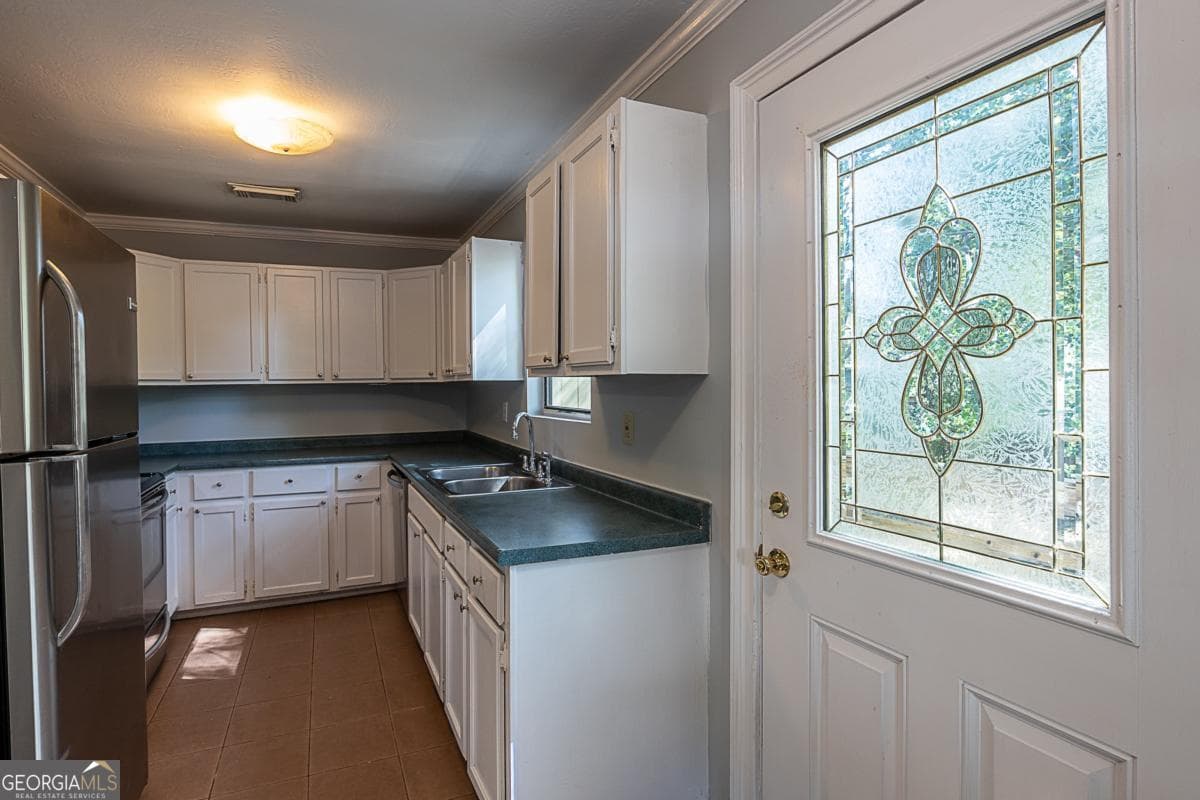 2 bedroom, 2 bathroom, 1,000 sq ft single family residence for rent at 568 Stokeswood Avenue, Atlanta, GA 30316 for $2,350 a month — photo 3