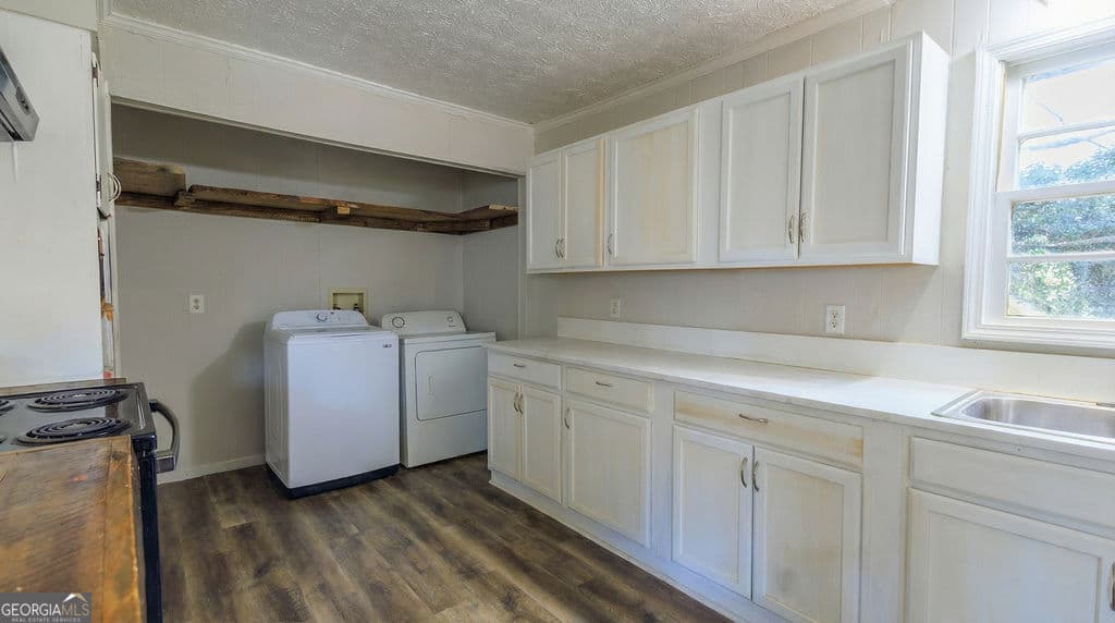 5 bedroom, 2 bathroom single family residence for sale at 251 Killian Street, Canton, GA 30114 — photo 4