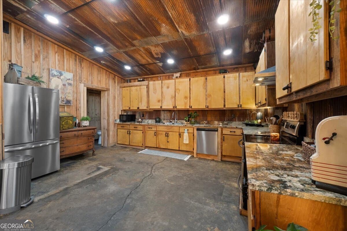 3 bedroom, 2 bathroom, 7,270 sq ft single family residence for sale at 284 Snow Farm Road, Hull, GA 30646 — photo 4