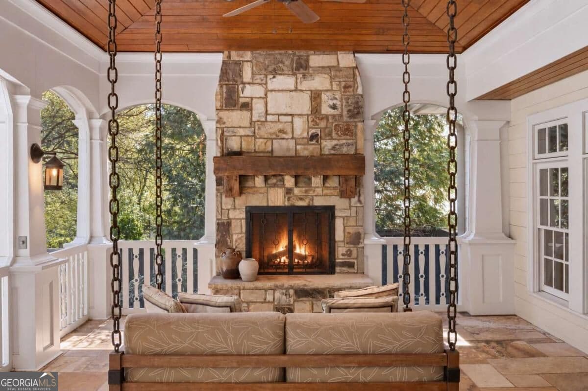4 bedroom, 3.5 bathroom, 5,470 sq ft single family residence for sale at 707 Darlington Road, Atlanta, GA 30305 — photo 4