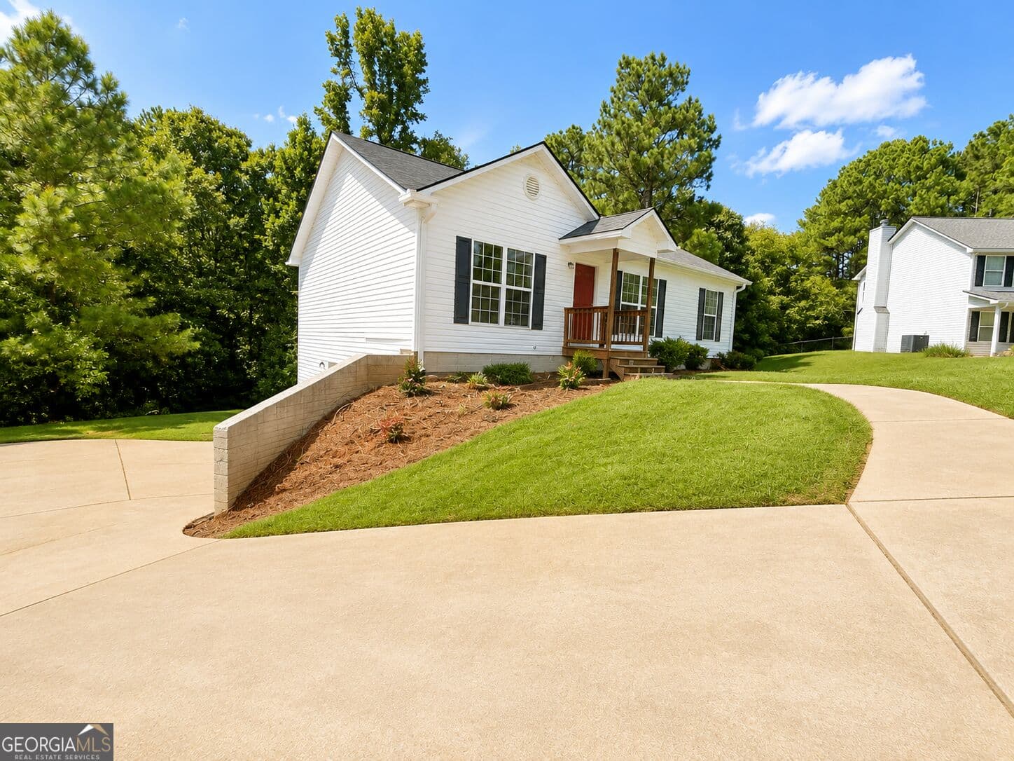 4 bedroom, 3 bathroom, 2,433 sq ft single family residence for rent at 1104 Driftwood Court, Mcdonough, GA 30252 for $2,150 a month — photo 2
