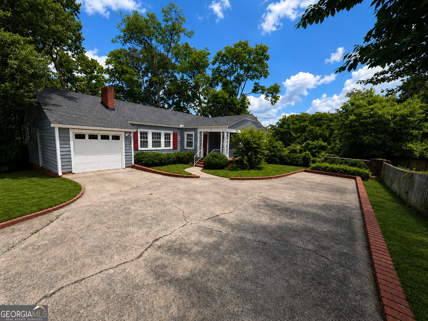 4 bedroom, 3.5 bathroom, 2,983 sq ft single family residence for sale at 9 Eastridge Court, Rome, GA 30161 — photo 1 of 30