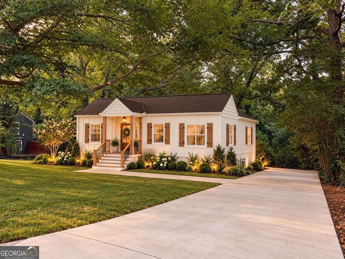 5 bedroom, 3 bathroom, 2,686 sq ft single family residence for sale at 2642 Joyce Avenue, Decatur, GA 30032 — photo 2