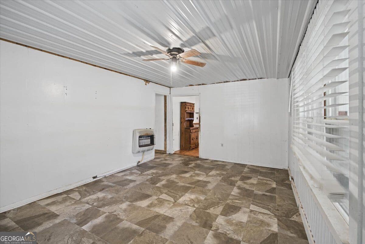 2 bedroom, 1 bathroom, 1,100 sq ft single family residence for sale at 5052 Us Highway 78, Bremen, GA 30110 — photo 3