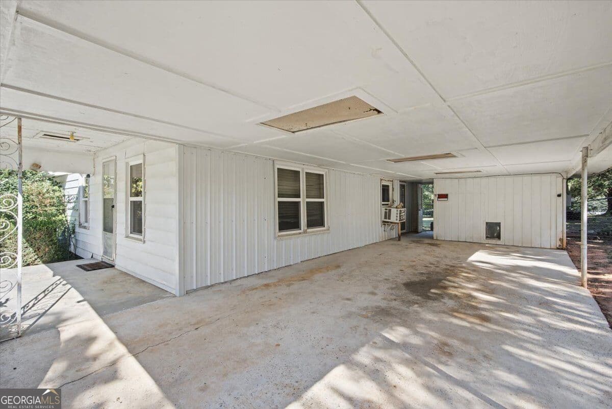 2 bedroom, 1 bathroom, 1,100 sq ft single family residence for sale at 5052 Us Highway 78, Bremen, GA 30110 — photo 9