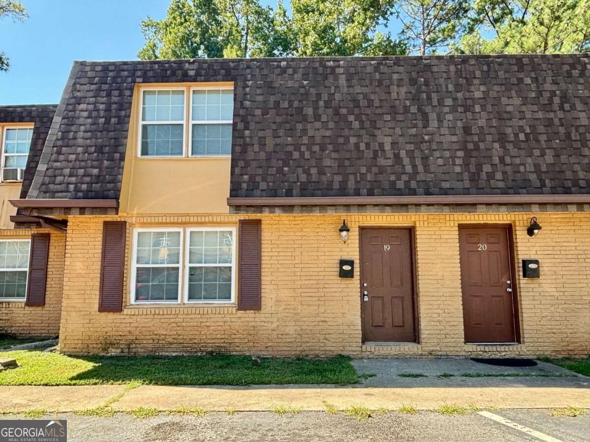 3 bedroom, 2.5 bathroom townhouse for rent at 3198 Washington Road #19, East Point, GA 30344 for $1,600 a month — photo 1 of 1