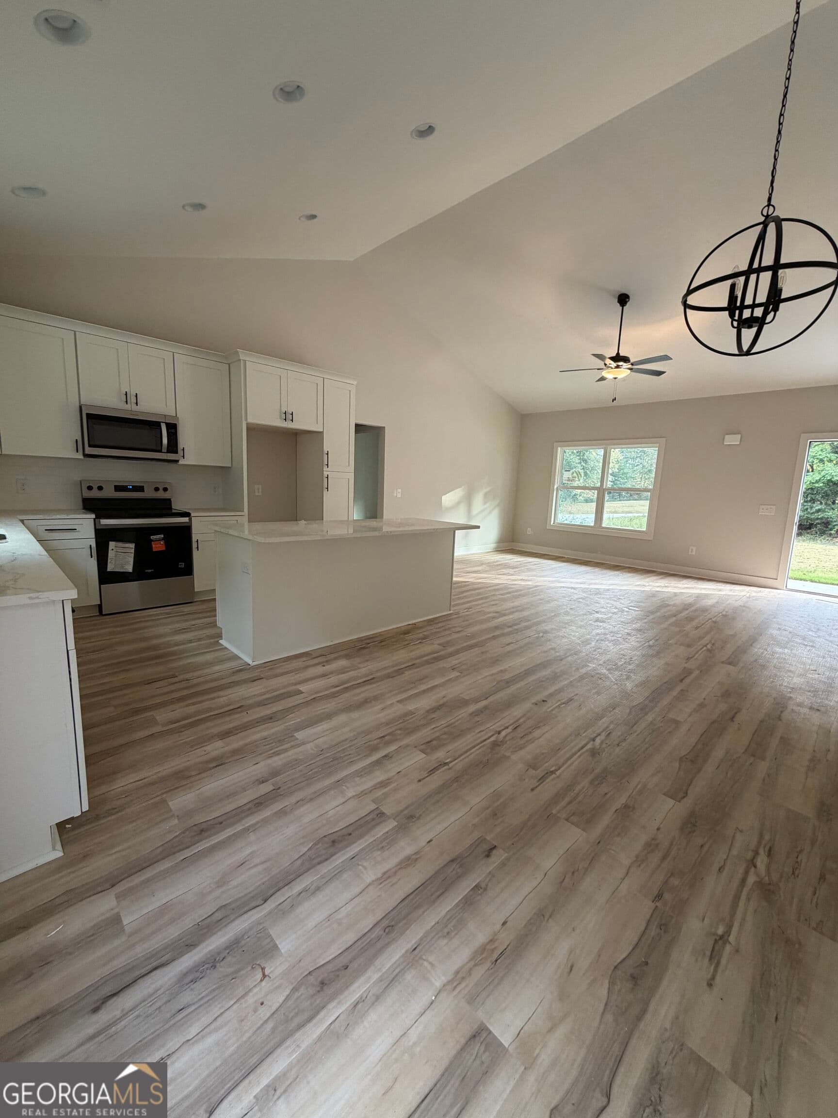 3 bedroom, 2 bathroom, 1,425 sq ft single family residence for sale at 563 High Road, Carnesville, GA 30521 — photo 4