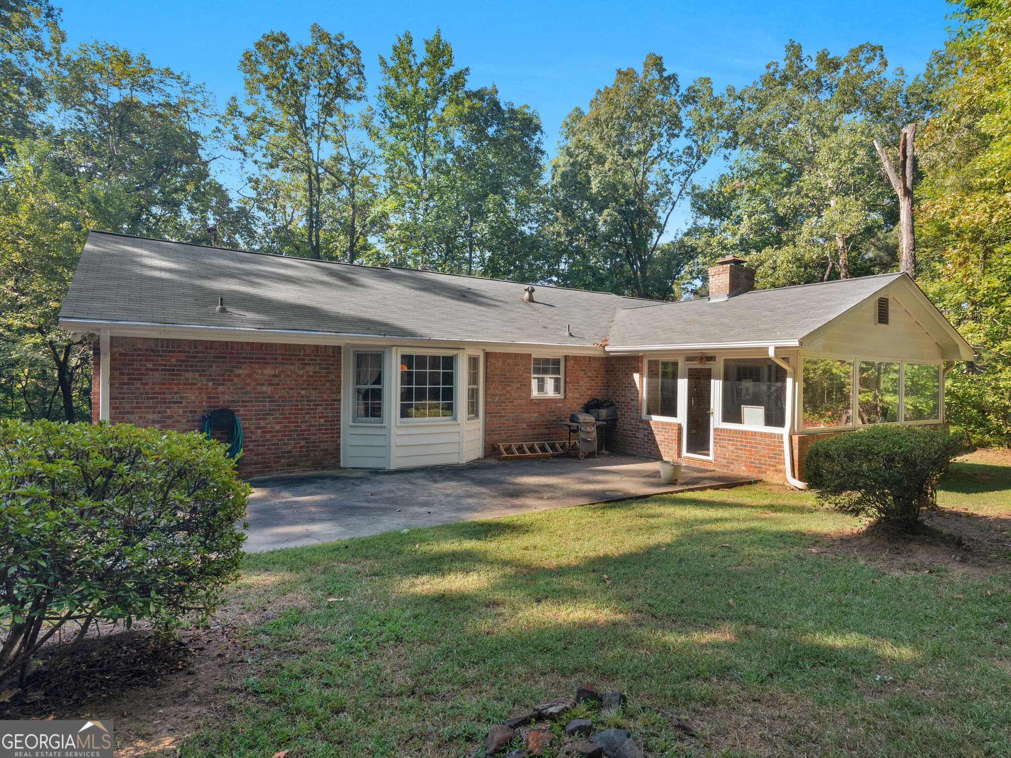 3 bedroom, 2 bathroom, 1,872 sq ft single family residence for sale at 1038 Jodeco Road, Stockbridge, GA 30281 — photo 2