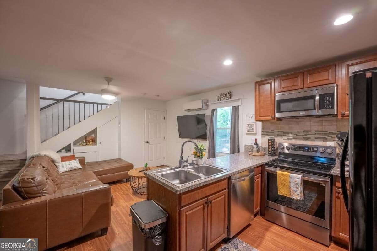 2 bedroom, 1.5 bathroom, 768 sq ft single family residence for sale at 257 Pen Drive, Ellijay, GA 30540 — photo 7