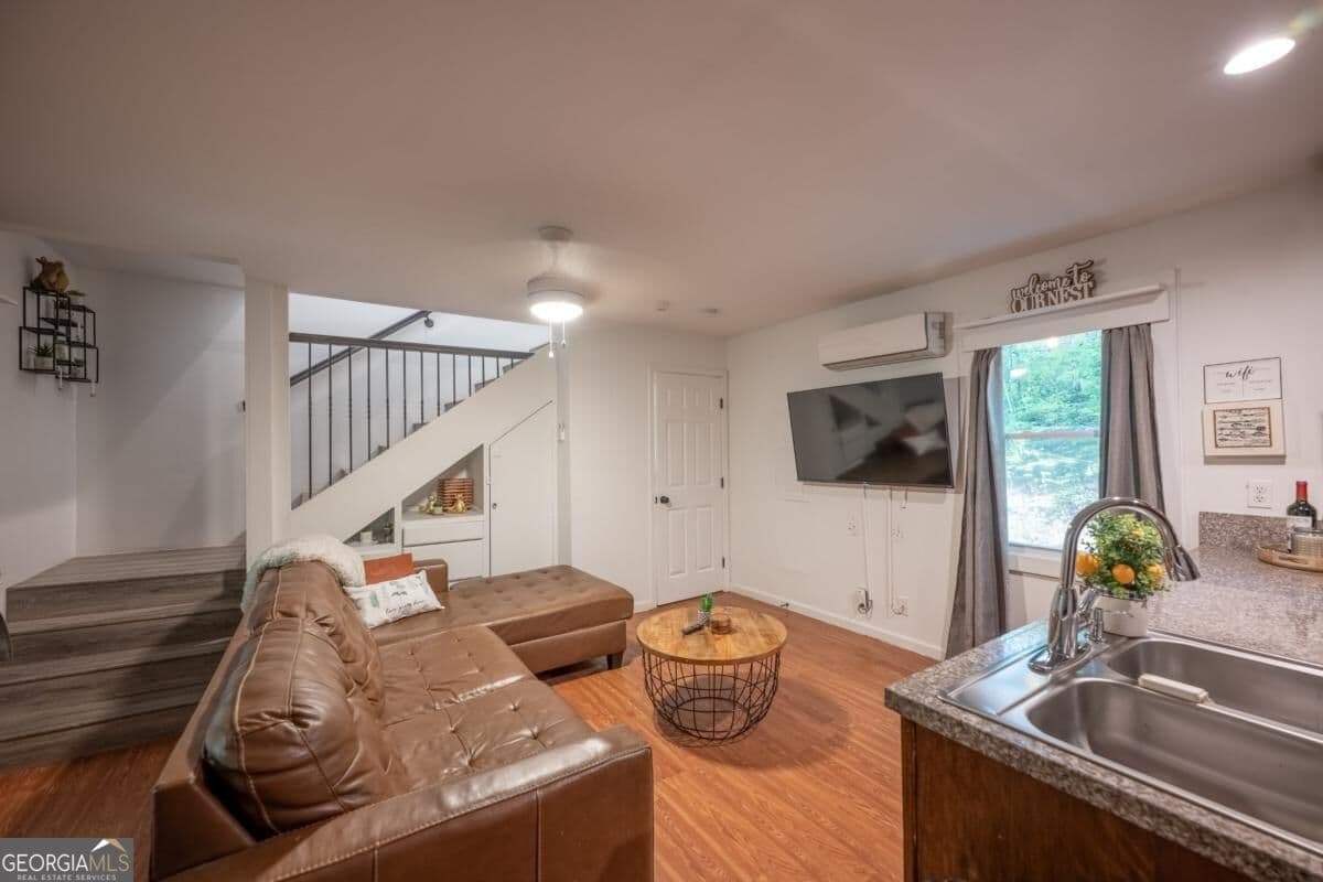 2 bedroom, 1.5 bathroom, 768 sq ft single family residence for sale at 257 Pen Drive, Ellijay, GA 30540 — photo 5