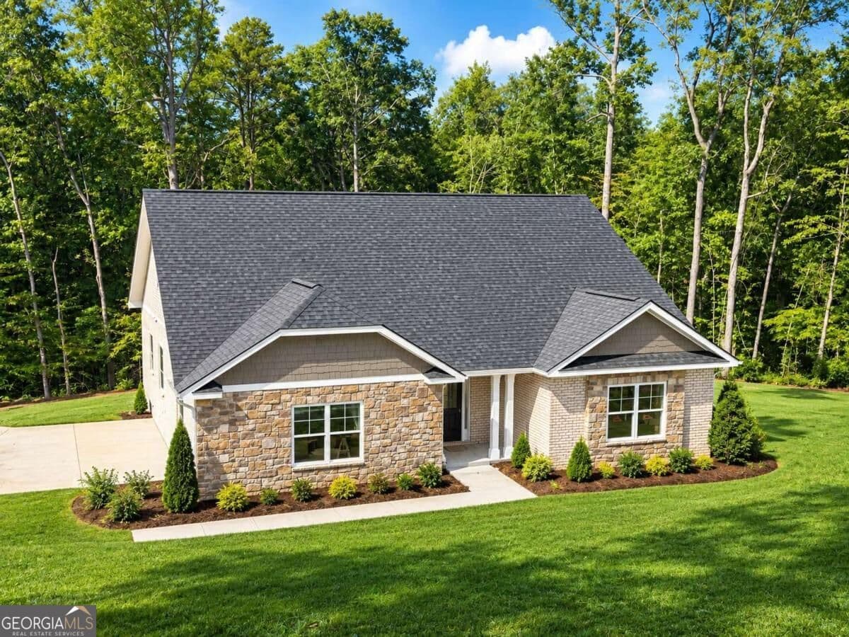 4 bedroom, 3 bathroom, 2,604 sq ft single family residence for sale at 3334 Siena Place, Douglasville, GA 30135 — photo 1 of 66