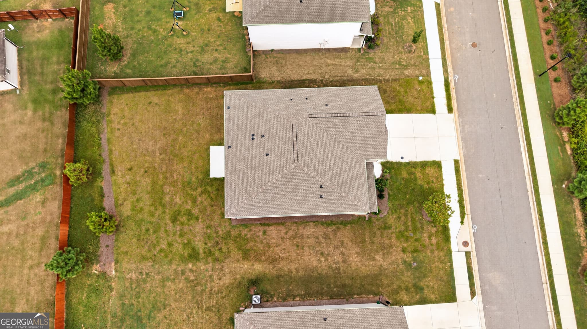 6 bedroom, 4 bathroom single family residence for sale at 28 Red Dragon Drive, Jefferson, GA 30549 — photo 7