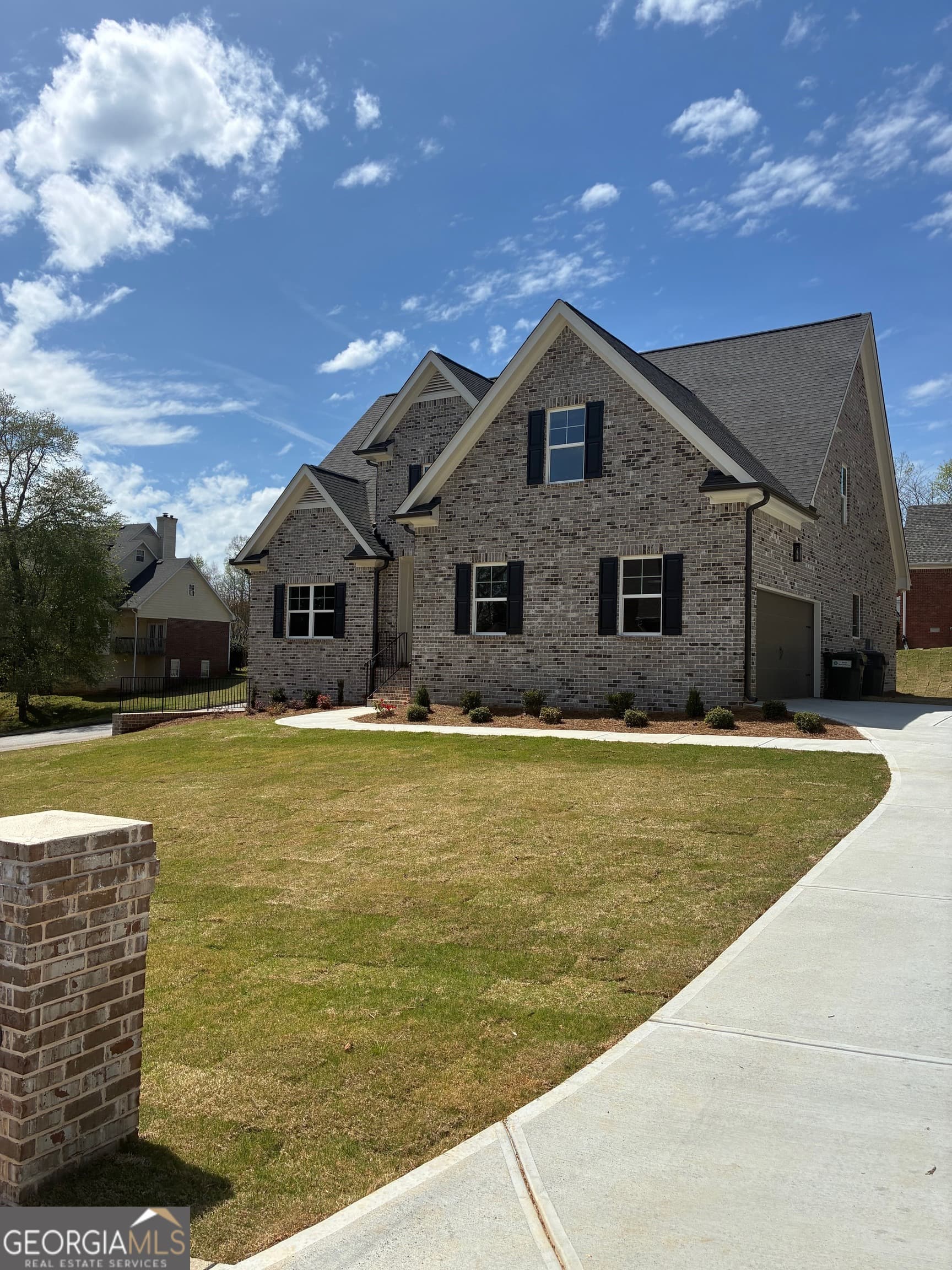 4 bedroom, 3.5 bathroom, 3,200 sq ft single family residence for sale at 5620 Shamrock Lane, Douglasville, GA 30135 — photo 2