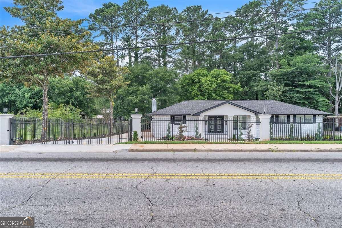3 bedroom, 3 bathroom single family residence for rent at 6873 Church Street, Riverdale, GA 30274 for $3,100 a month — photo 5