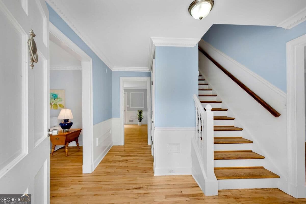 4 bedroom, 2.5 bathroom, 2,469 sq ft single family residence for sale at 5197 Riverhill Road, Marietta, GA 30068 — photo 2