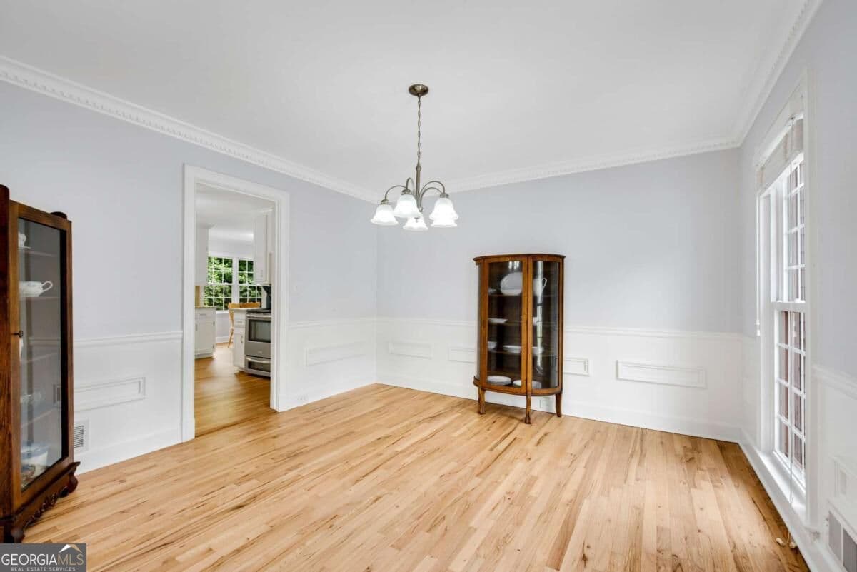 4 bedroom, 2.5 bathroom, 2,469 sq ft single family residence for sale at 5197 Riverhill Road, Marietta, GA 30068 — photo 6