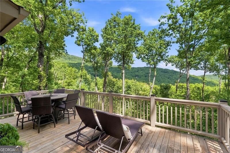 4 bedroom, 3.5 bathroom, 3,384 sq ft single family residence for sale at 1458 Valley View Drive, Big Canoe, GA 30143 — photo 5