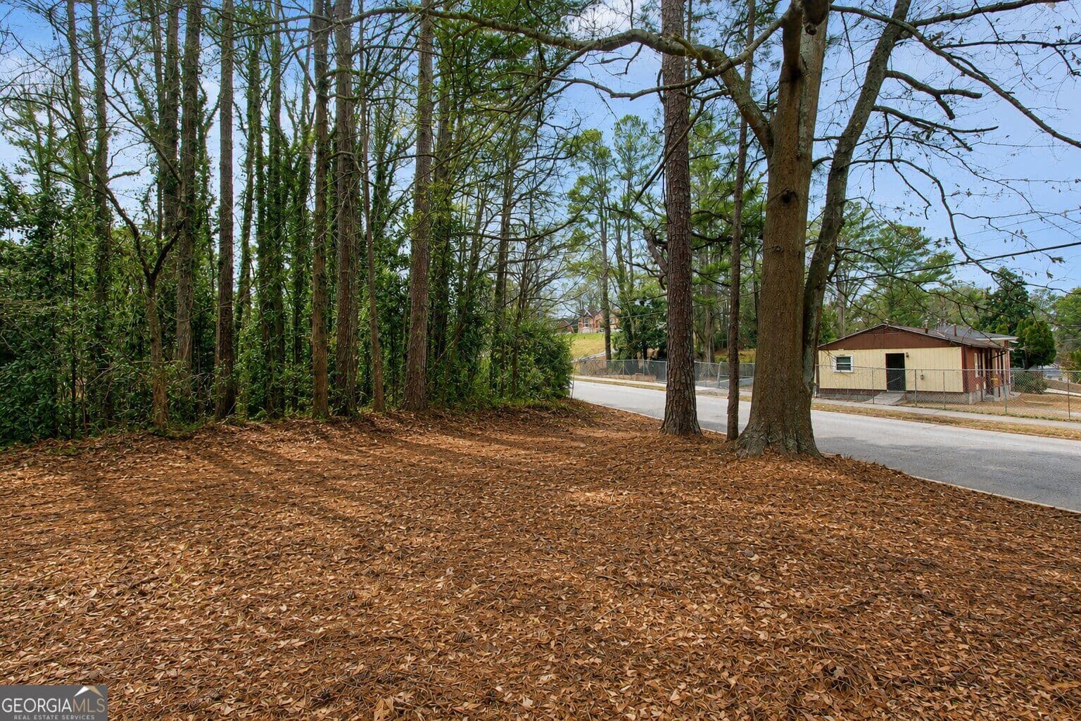 3 bedroom, 2 bathroom, 1,364 sq ft single family residence for sale at 731 Bolton Road, Atlanta, GA 30331 — photo 2